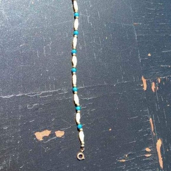 VINTAGE FRESHWATER PEARLS WITH GOLD TONE AND BLUE BEAD ACCENTS - Picture 5 of 5